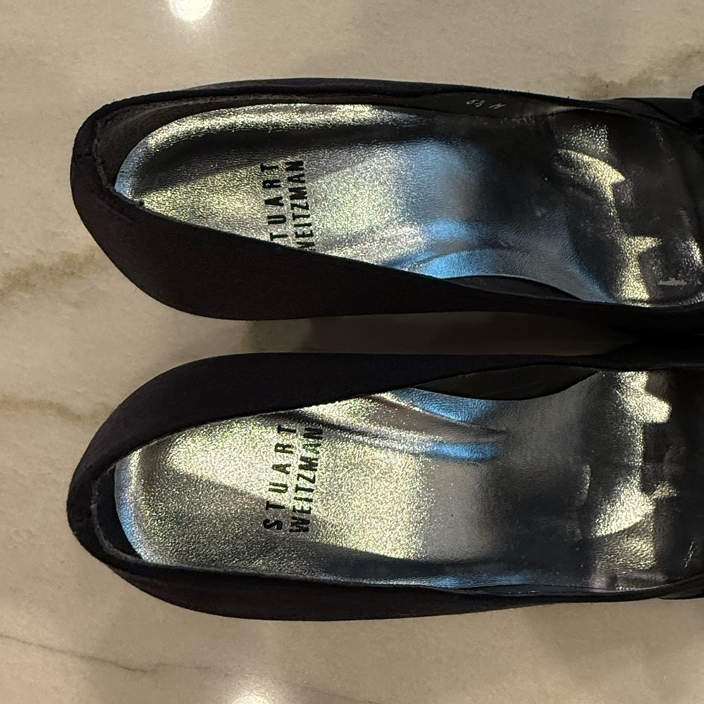 Stuart Weitzman Heels Size 6.5 Black Satin Ruffle - Picture 6 of 15